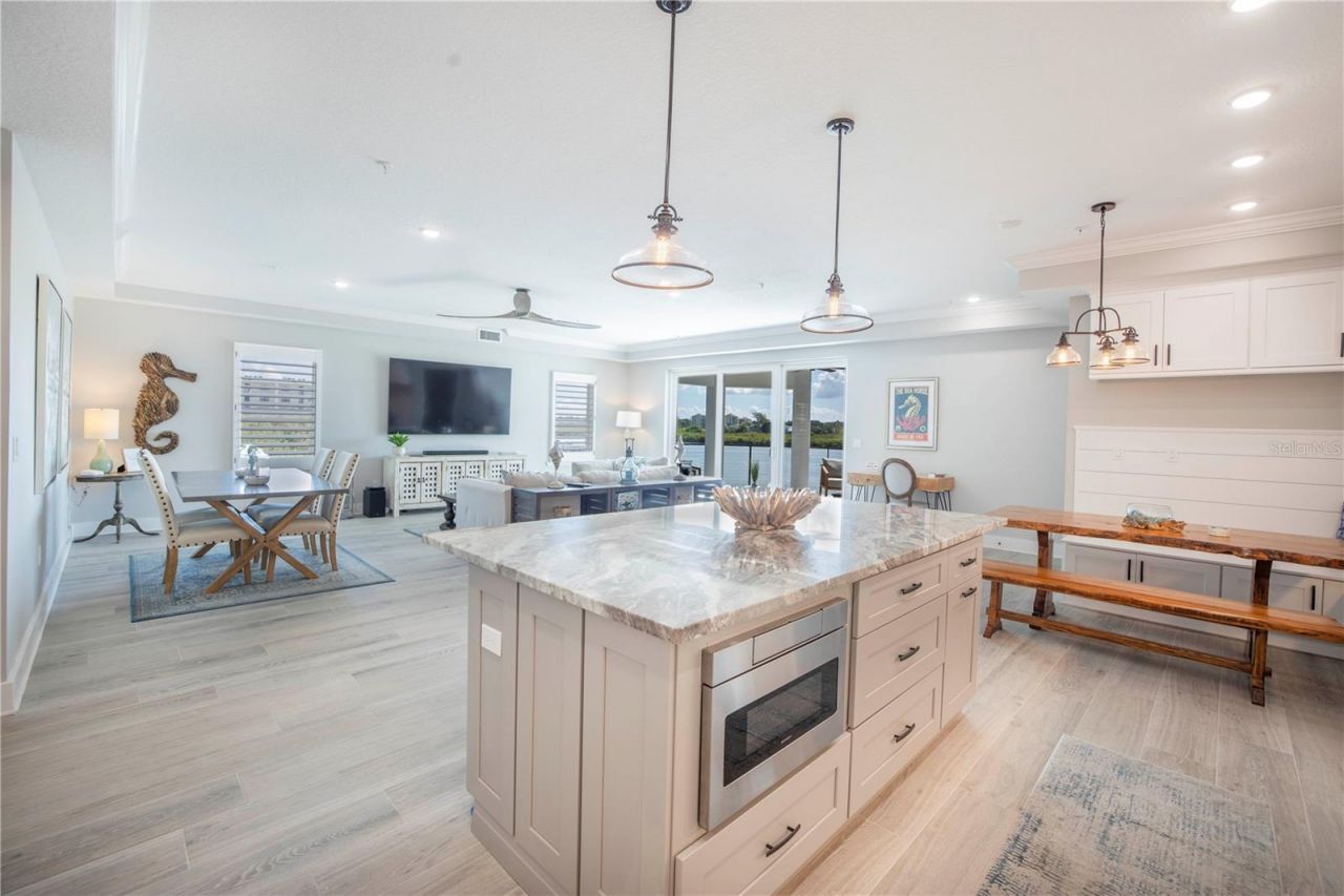 19505 Gulf Boulevard, Unit 304, Indian Shores, FL 33785 Photo