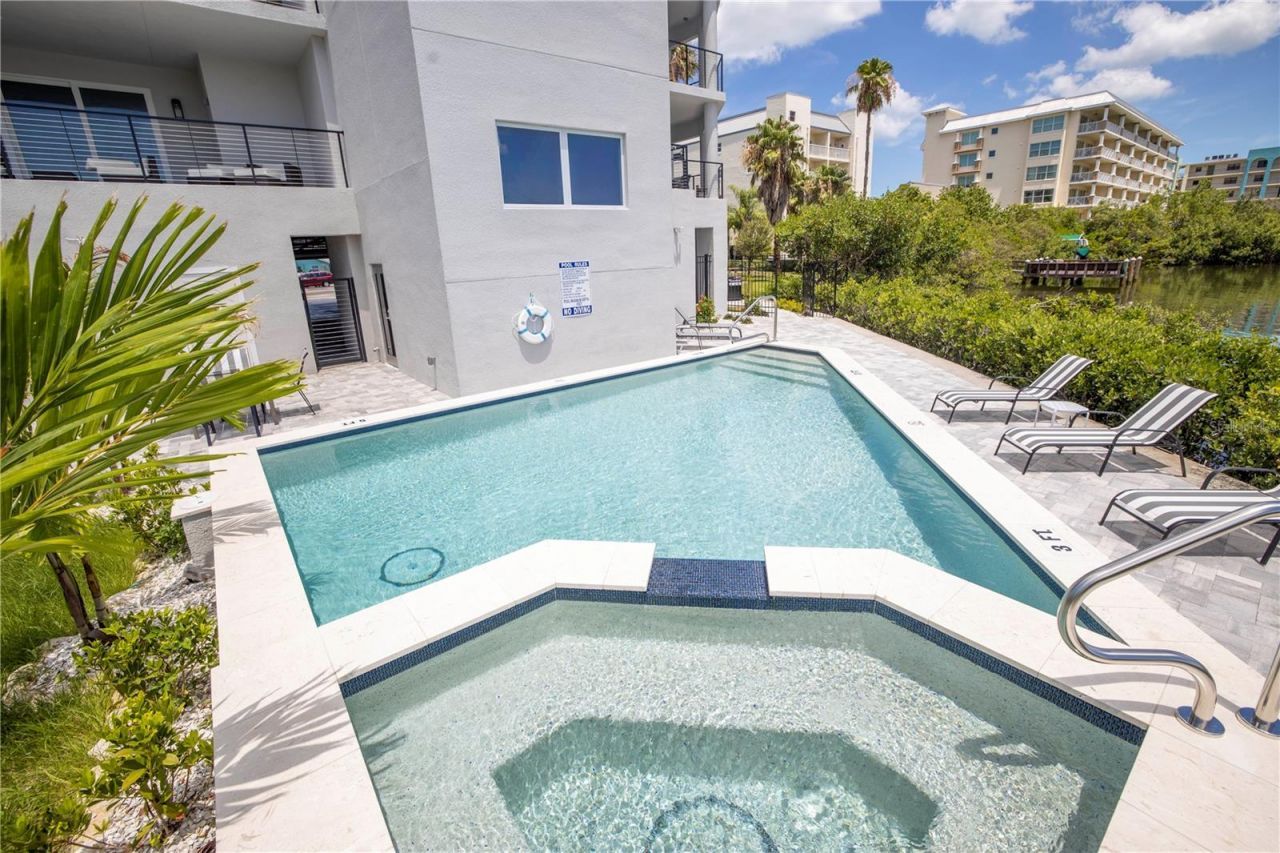19505 Gulf Boulevard, Unit 304, Indian Shores, FL 33785 Photo