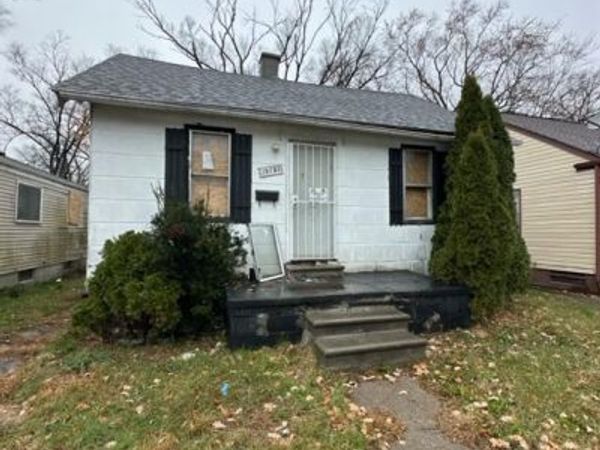 19751 Oakfield Street, Detroit, MI 48235