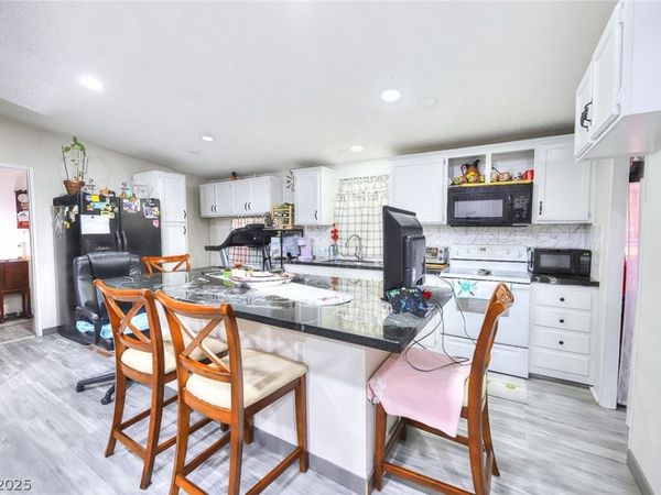 5252 Nevada Avenue, Las Vegas, NV 89122