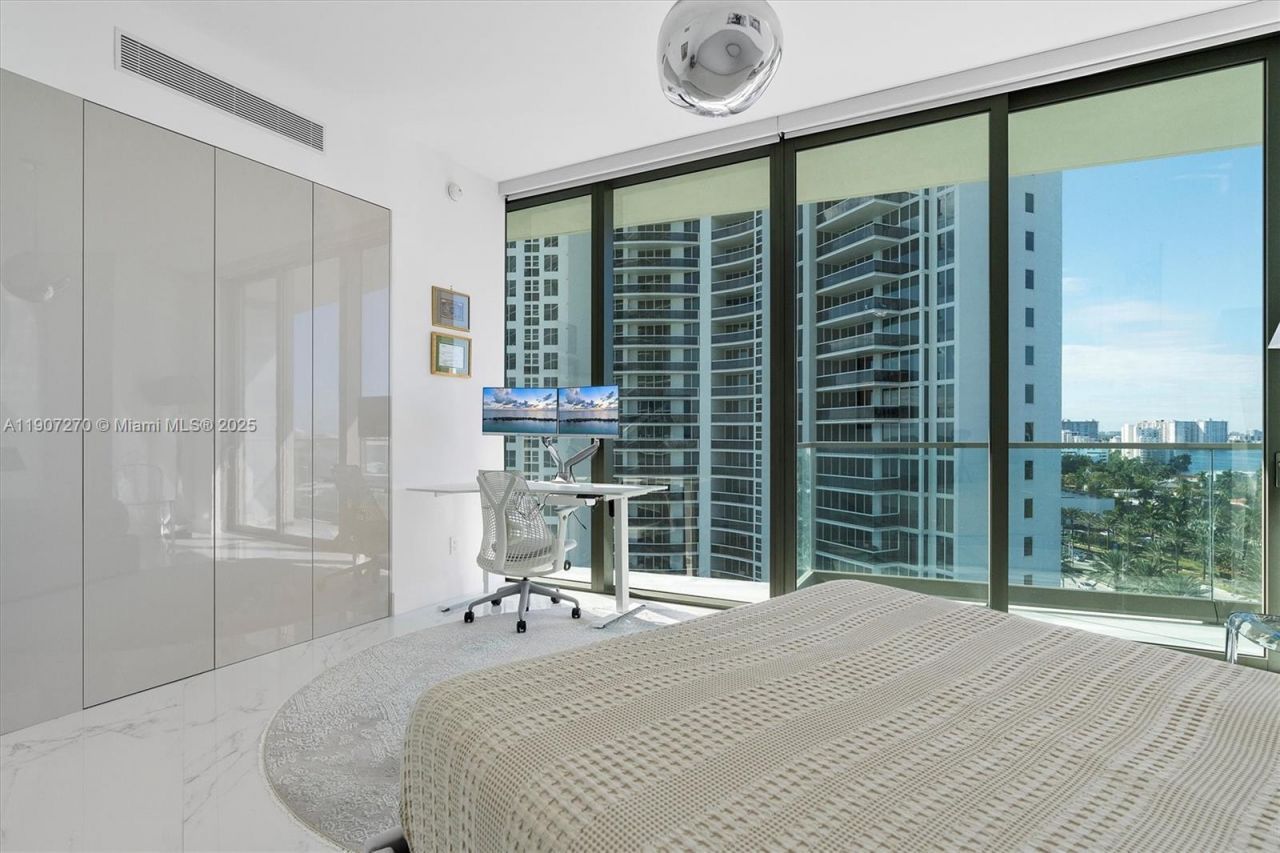18975 Collins Ave, Unit 804, Sunny Isles Beach, FL 33160 Photo