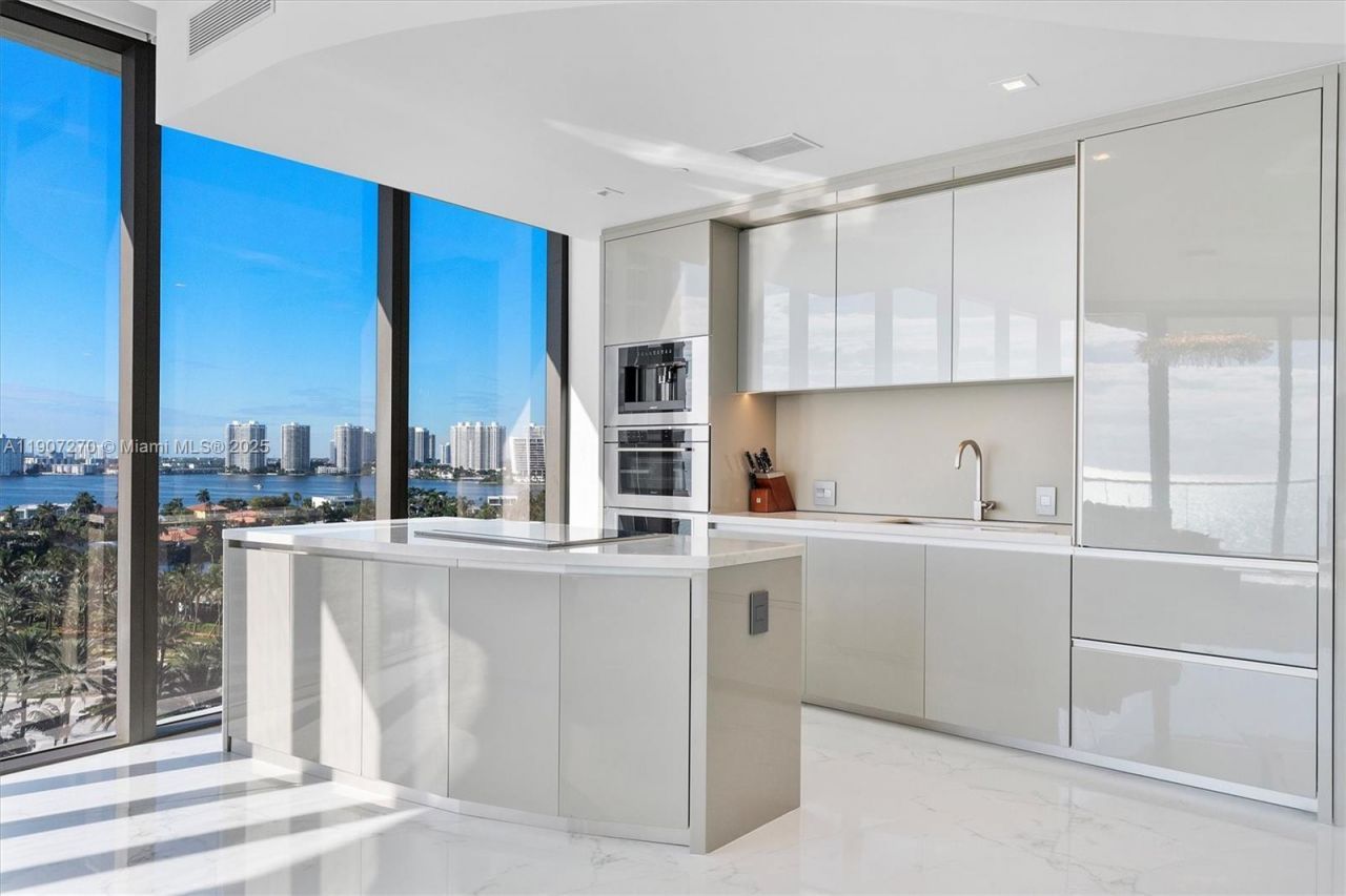 18975 Collins Ave, Unit 804, Sunny Isles Beach, FL 33160 Photo