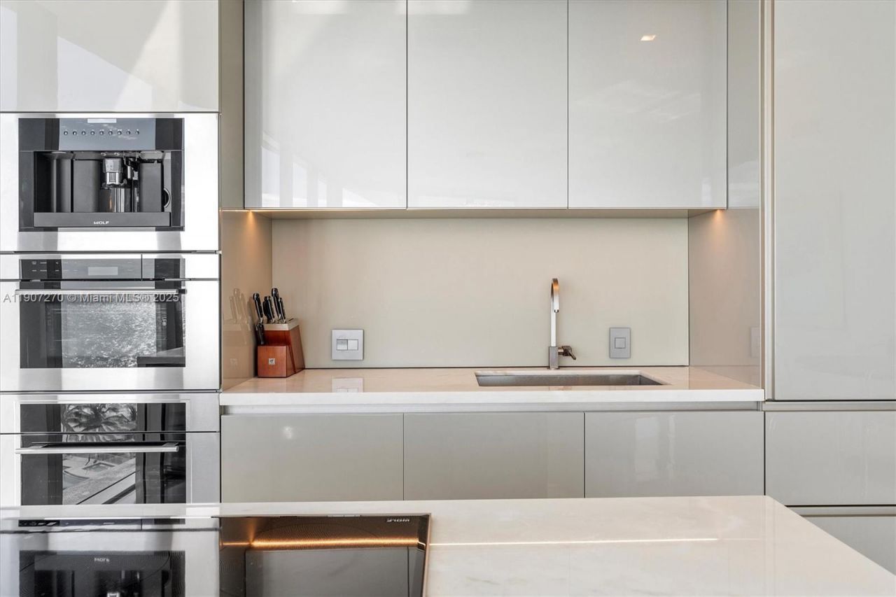 18975 Collins Ave, Unit 804, Sunny Isles Beach, FL 33160 Photo