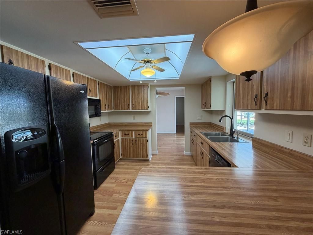 2121 SE 8th Ter, Cape Coral, FL 33990 Photo