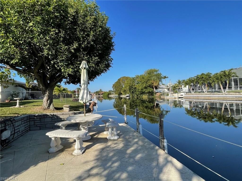 2121 SE 8th Ter, Cape Coral, FL 33990 Photo