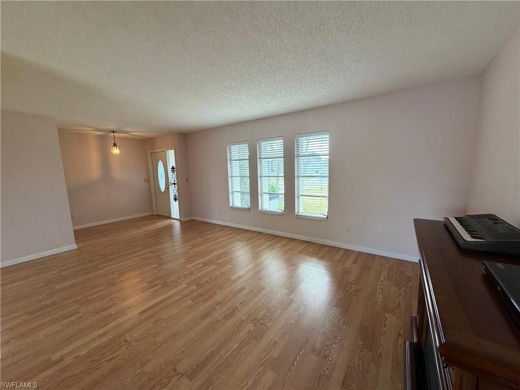 2121 SE 8th Ter, Cape Coral, FL 33990 Photo