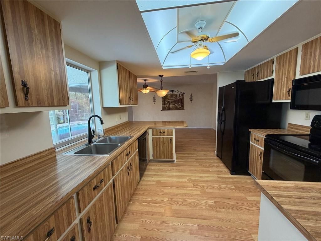 2121 SE 8th Ter, Cape Coral, FL 33990 Photo