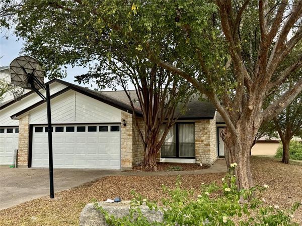 223 Stowaway CV, Unit B, Lakeway, TX 78734