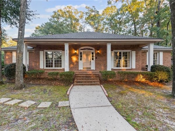 2105 Charingwood Drive E, Mobile, AL 36695