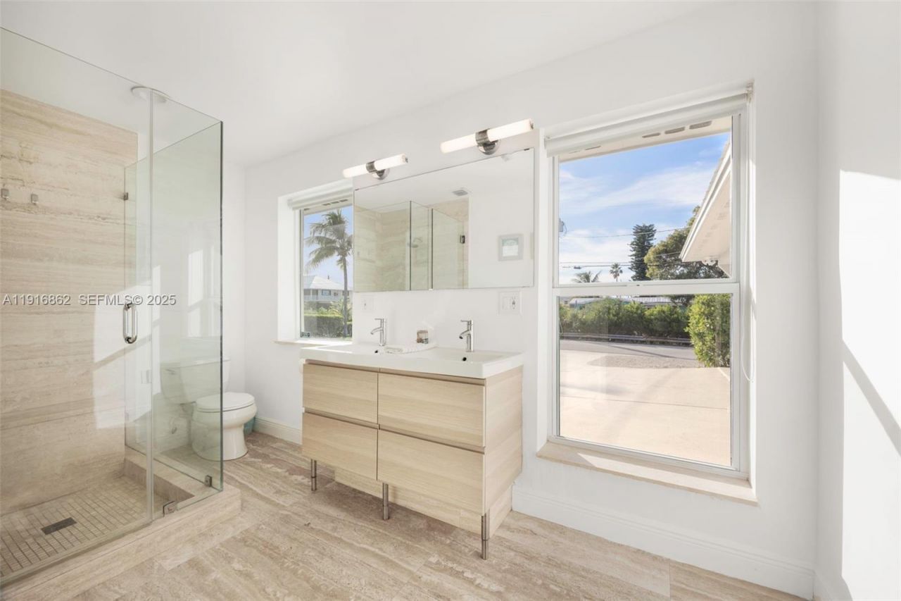 1733 Sunrise Dr, Big Pine Key, FL 33043 Photo