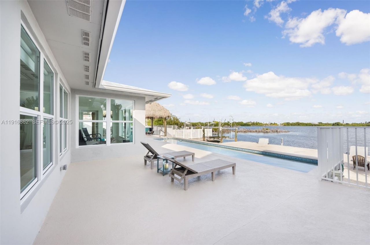 1733 Sunrise Dr, Big Pine Key, FL 33043 Photo