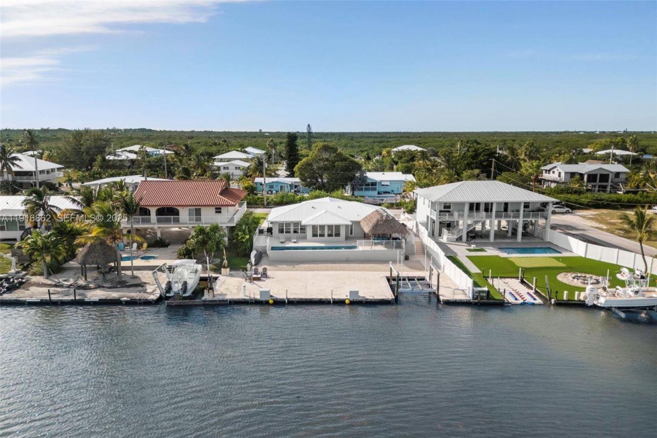 1733 Sunrise Dr, Big Pine Key, FL 33043 Photo