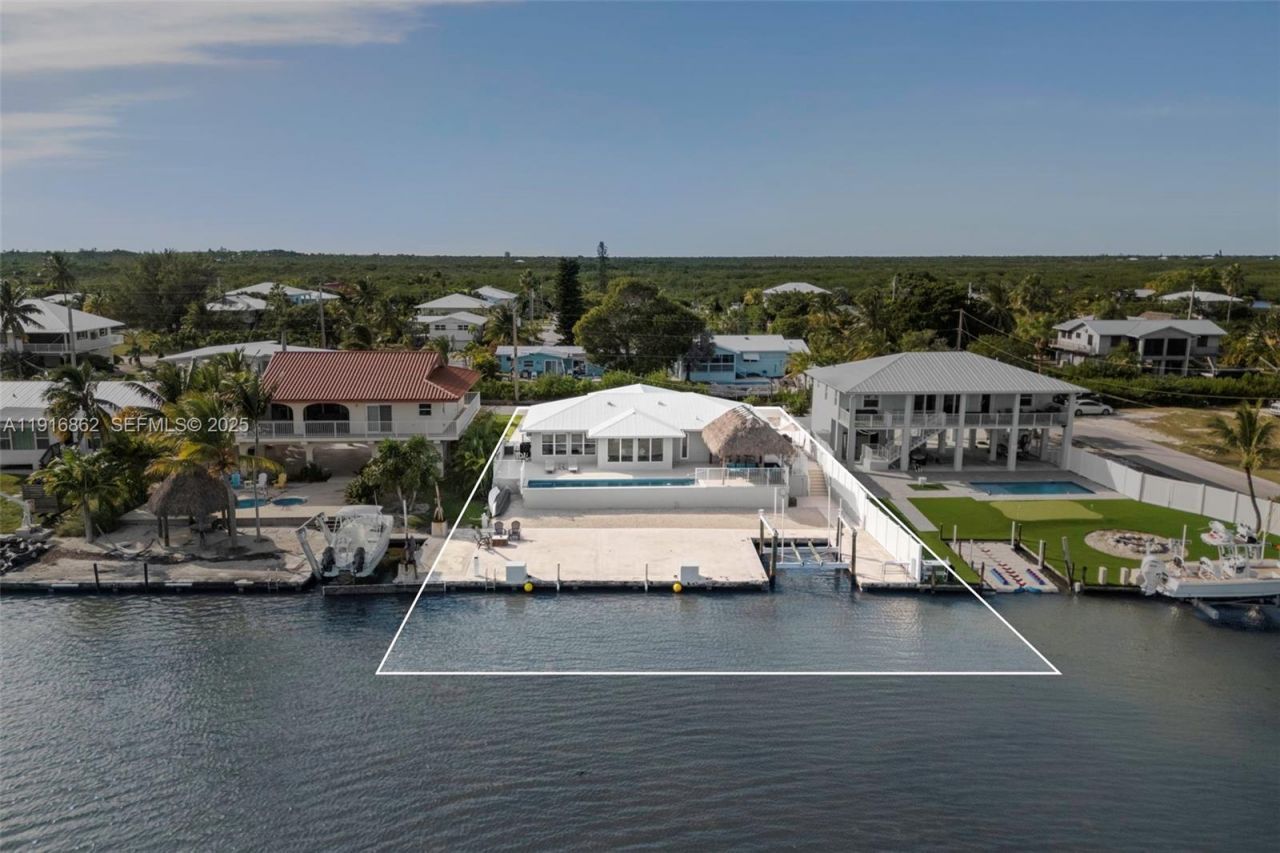 1733 Sunrise Dr, Big Pine Key, FL 33043 Photo