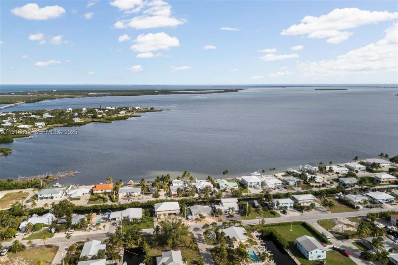 1733 Sunrise Dr, Big Pine Key, FL 33043 Photo