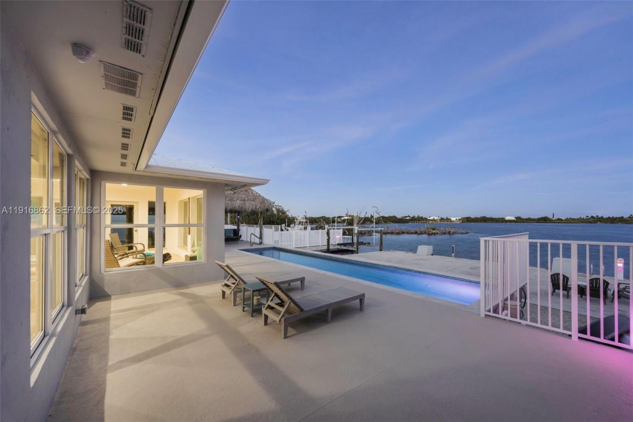 1733 Sunrise Dr, Big Pine Key, FL 33043 Photo