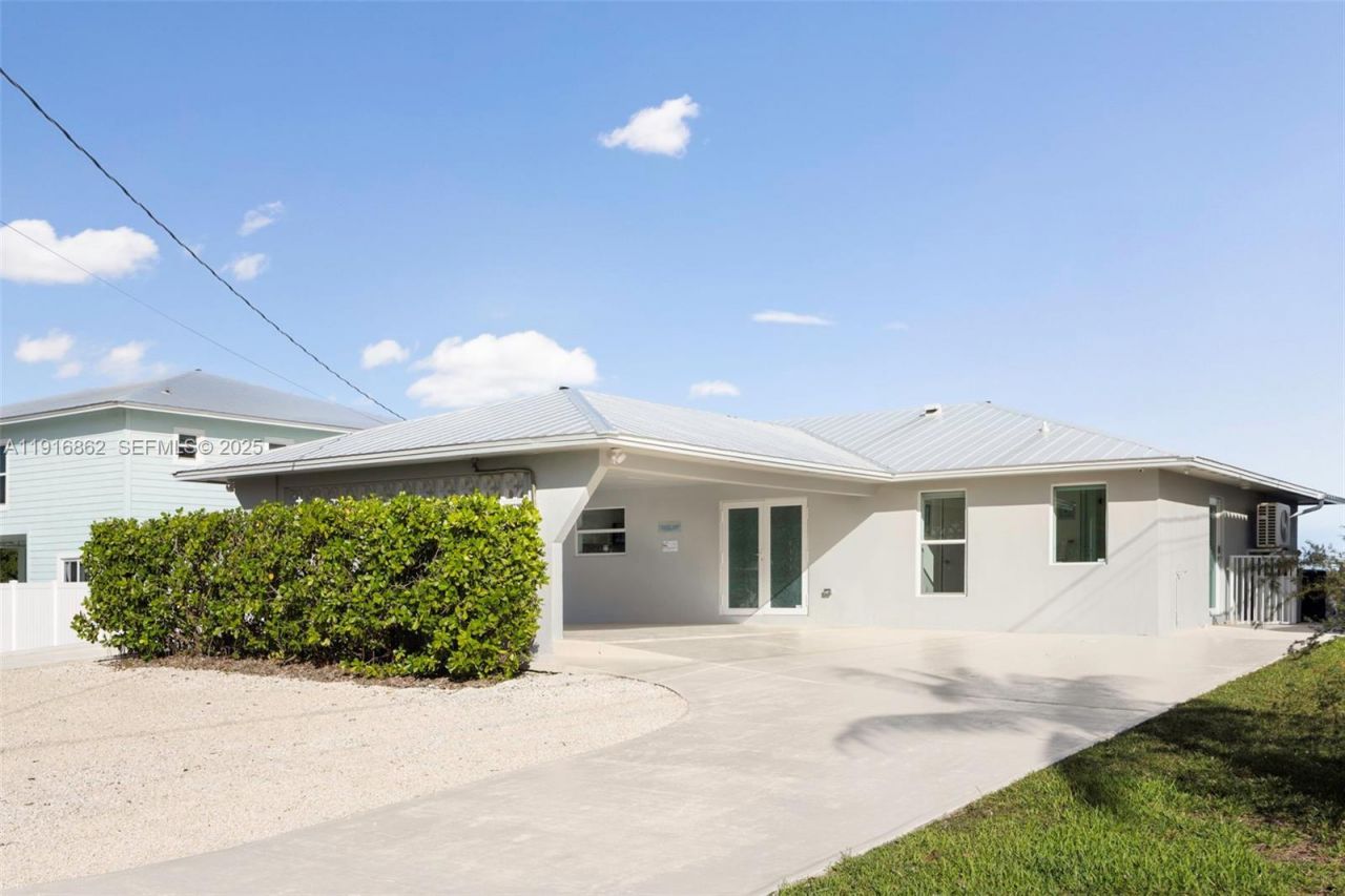 1733 Sunrise Dr, Big Pine Key, FL 33043 Photo