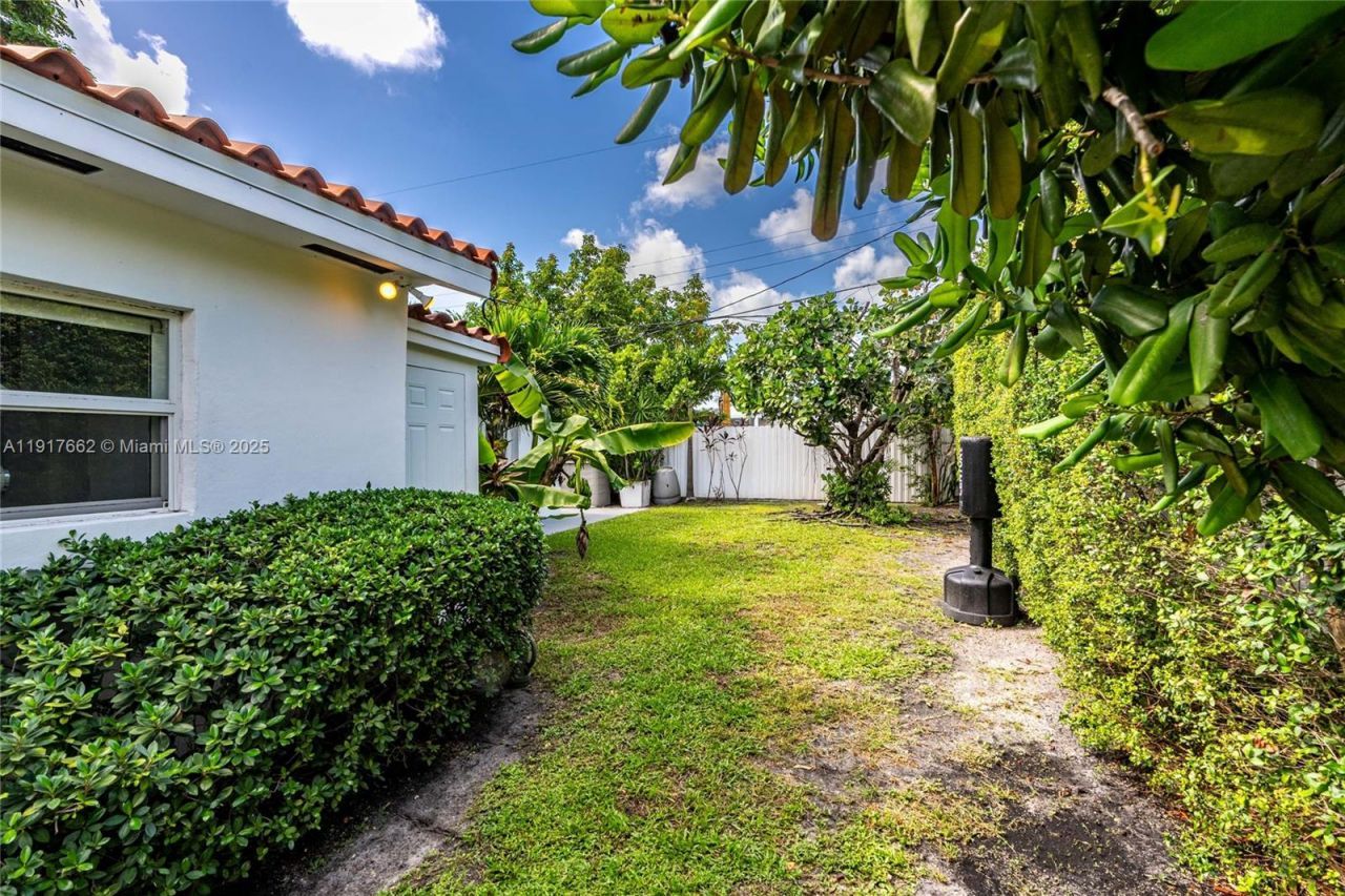 1360 SW 16th St, Miami, FL 33145 Photo