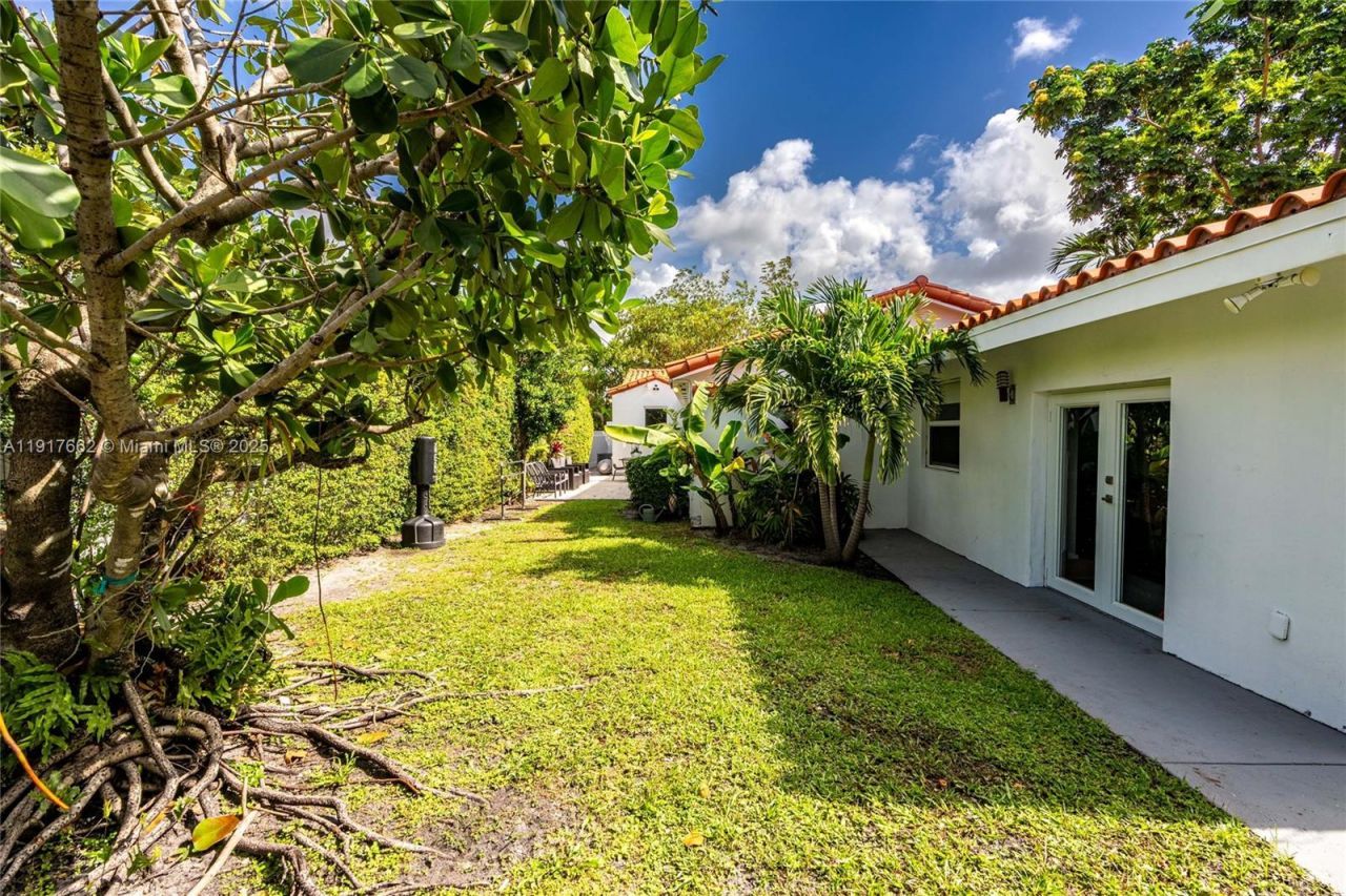 1360 SW 16th St, Miami, FL 33145 Photo