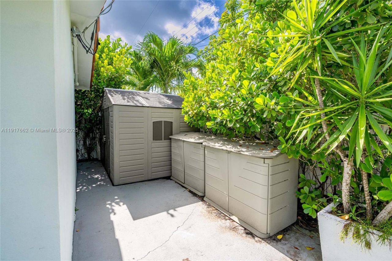 1360 SW 16th St, Miami, FL 33145 Photo