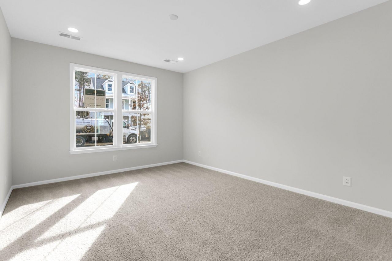 7 Cantona Drive Photo 14