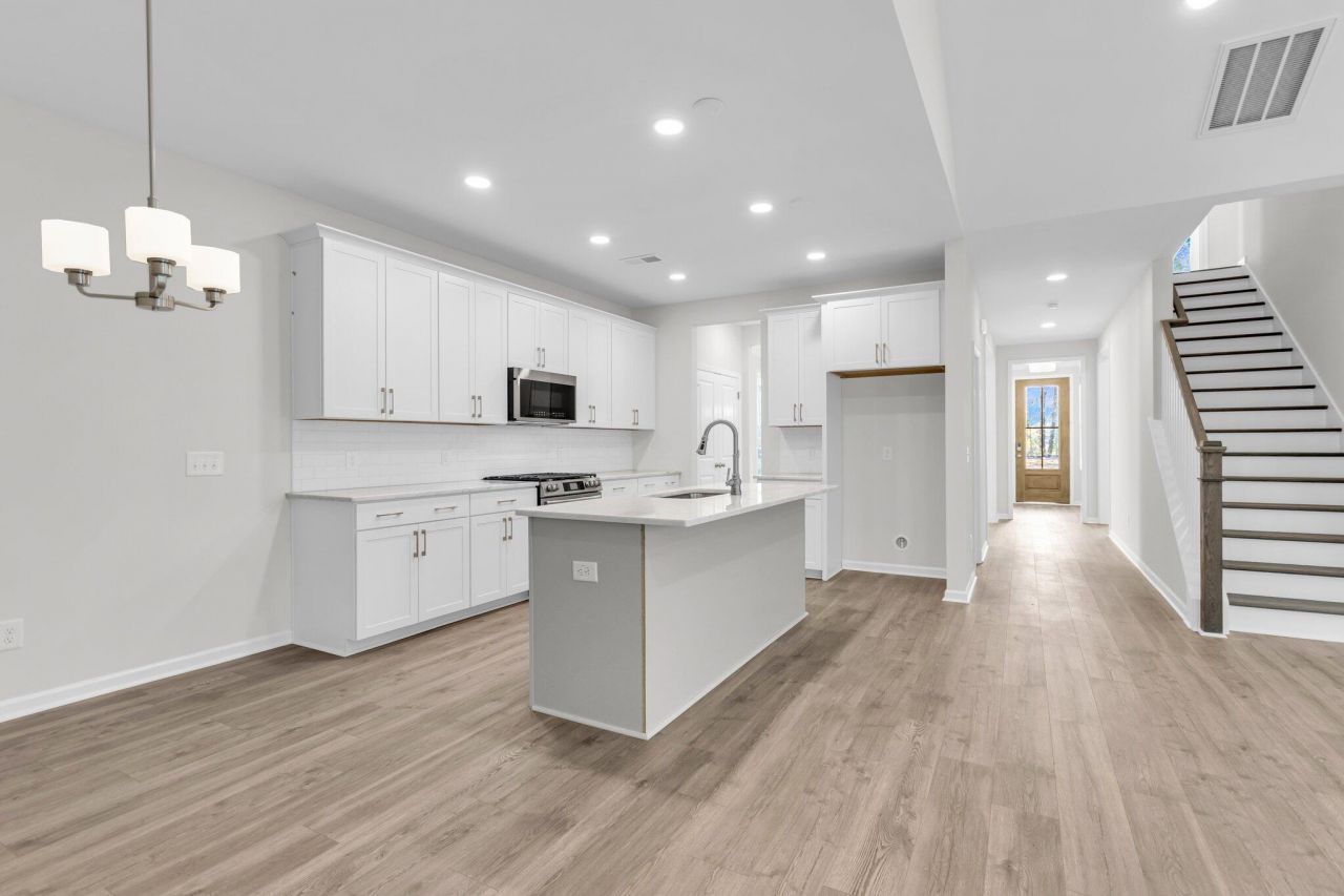 7 Cantona Drive Photo 21