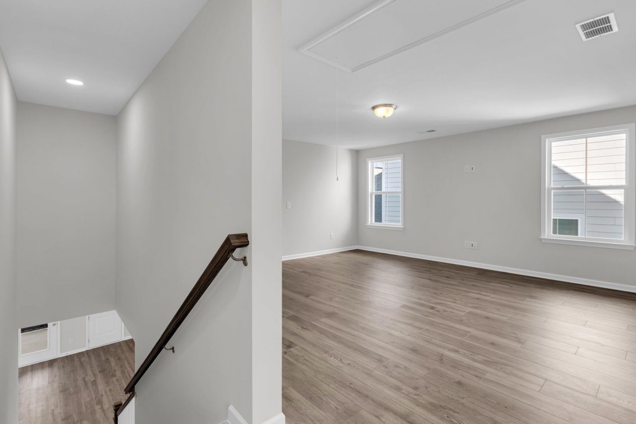 7 Cantona Drive Photo 26