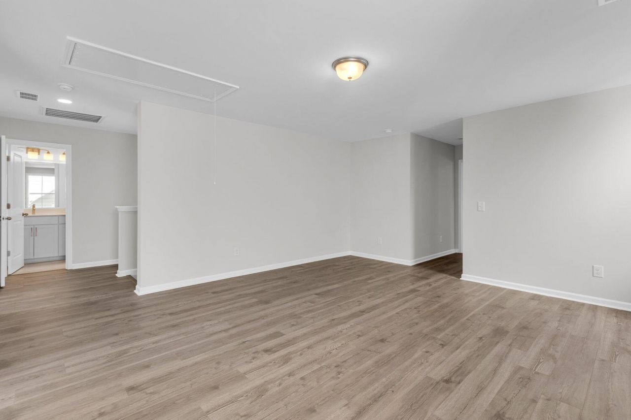 7 Cantona Drive Photo 28