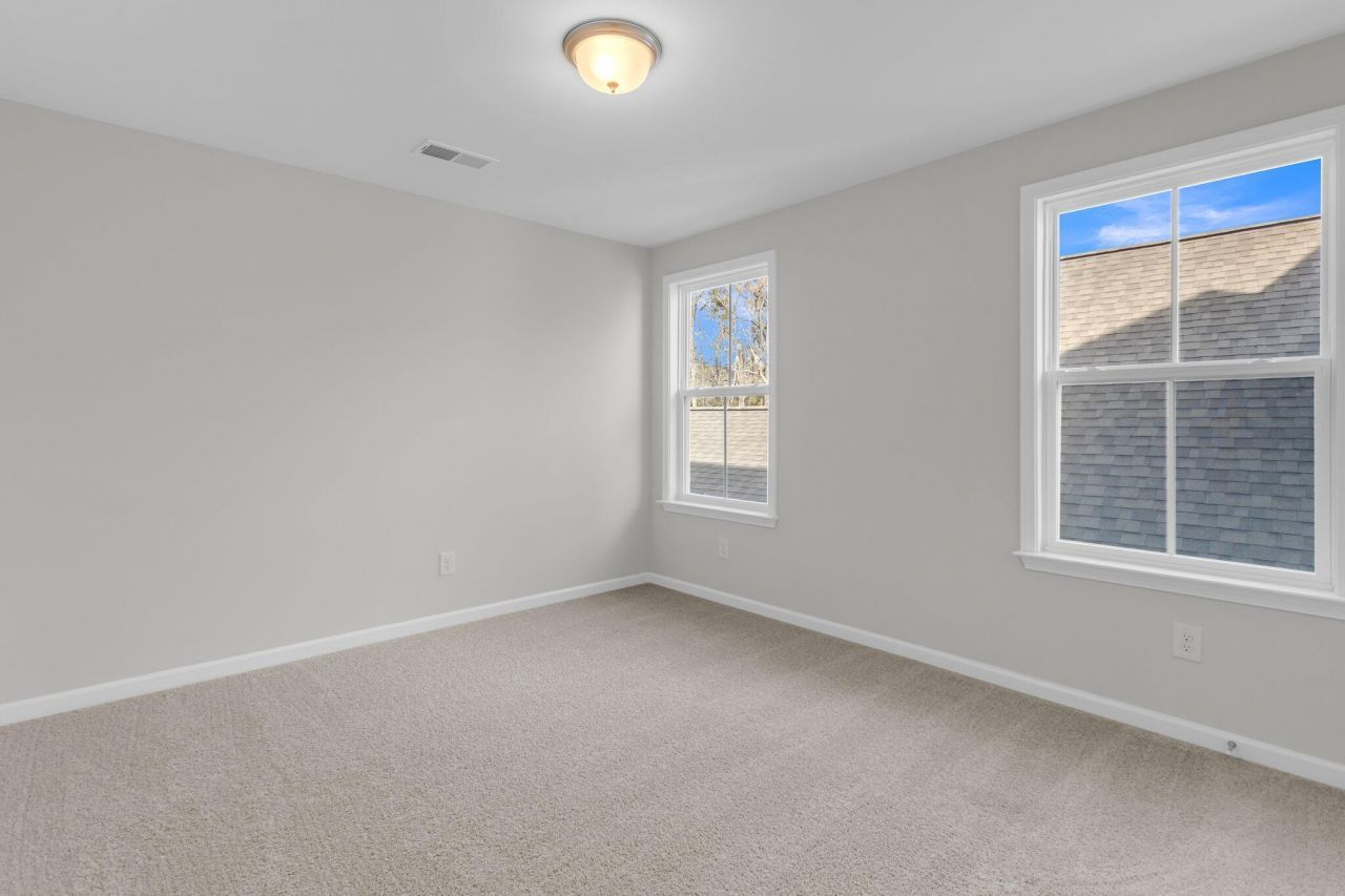 7 Cantona Drive Photo 29