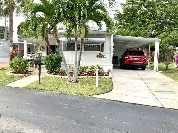 507 Alamanda Lane, Deerfield Beach, FL 33442