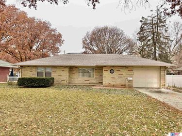 1127 N 5th Street, Seward, NE 68434