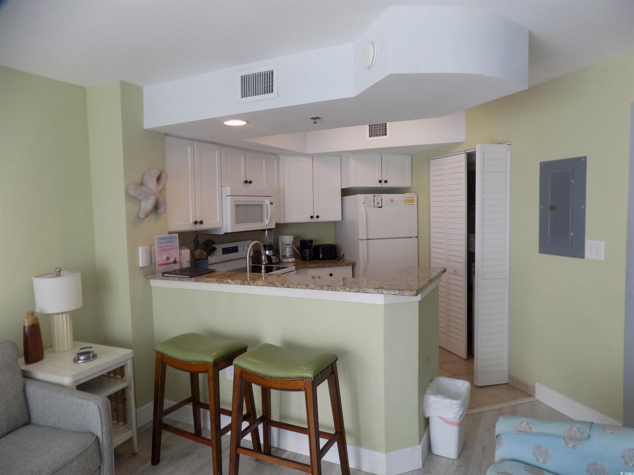 2504 Ocean Blvd. N Photo 8