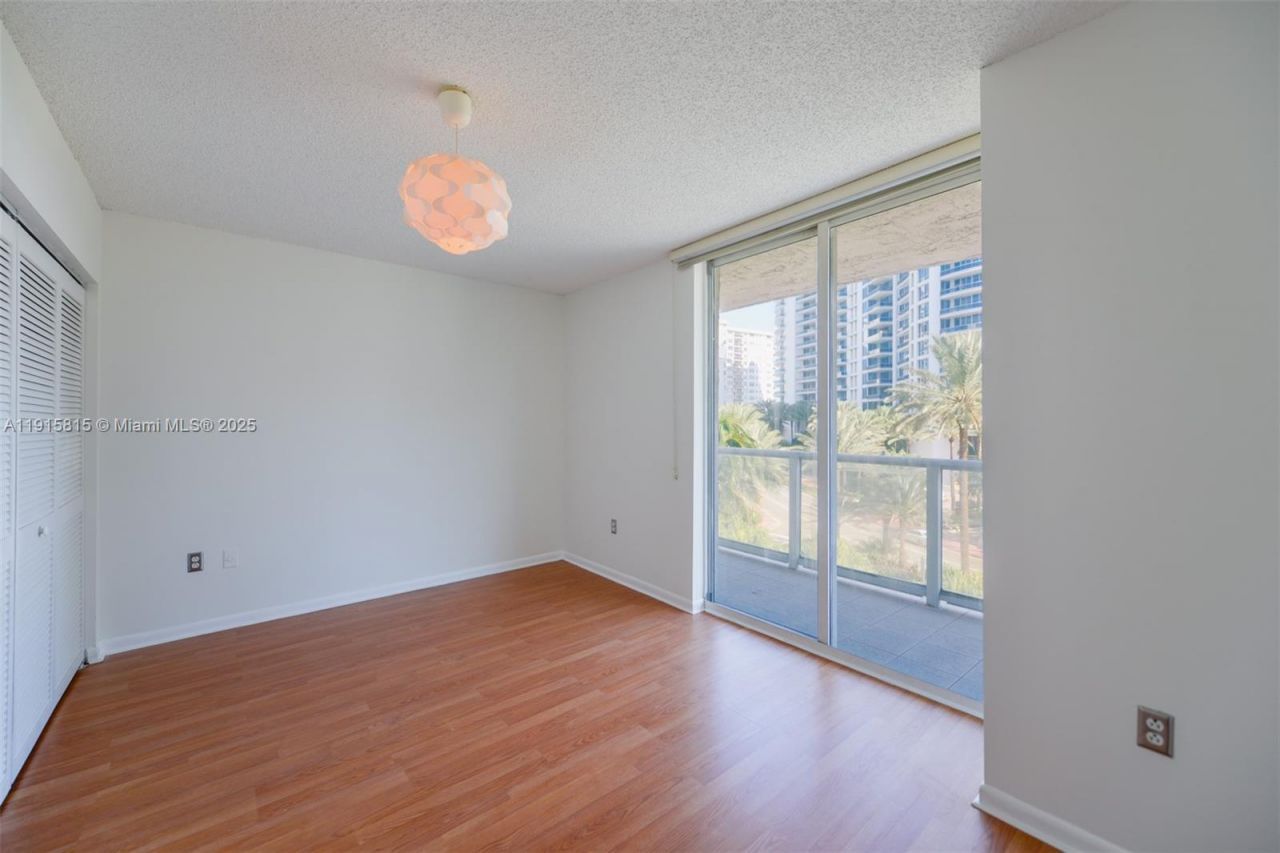 5900 Collins Ave, Unit 506, Miami Beach, FL 33140 Photo