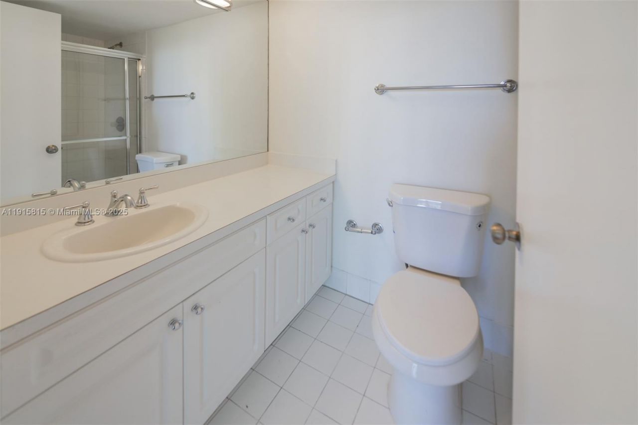 5900 Collins Ave, Unit 506, Miami Beach, FL 33140 Photo