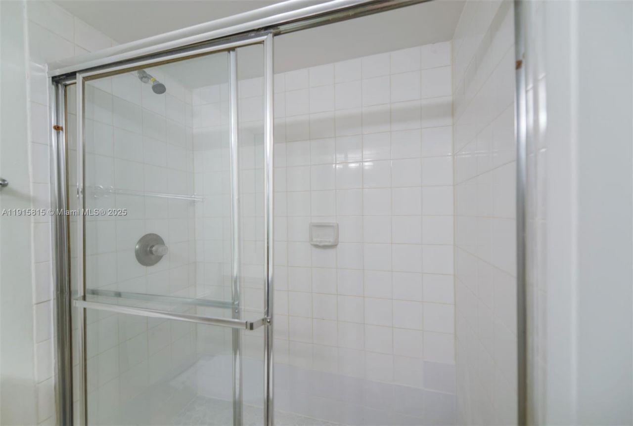 5900 Collins Ave, Unit 506, Miami Beach, FL 33140 Photo