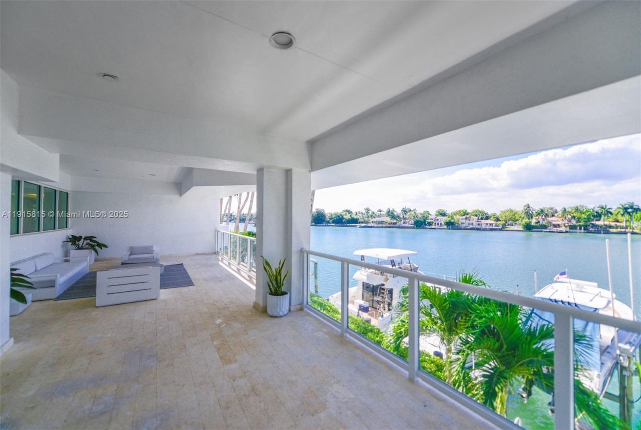 5900 Collins Ave, Unit 506, Miami Beach, FL 33140 Photo