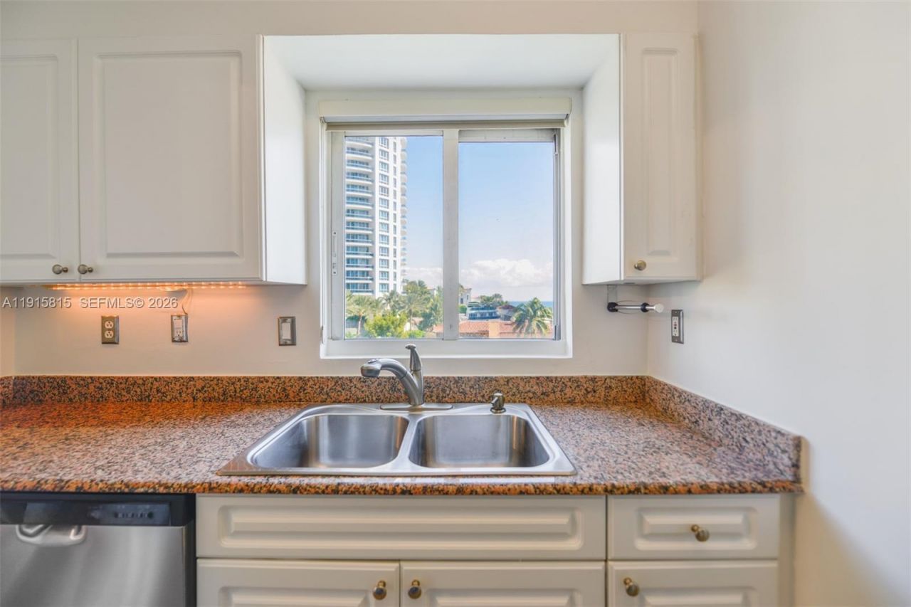 5900 Collins Ave, Unit 506, Miami Beach, FL 33140 Photo