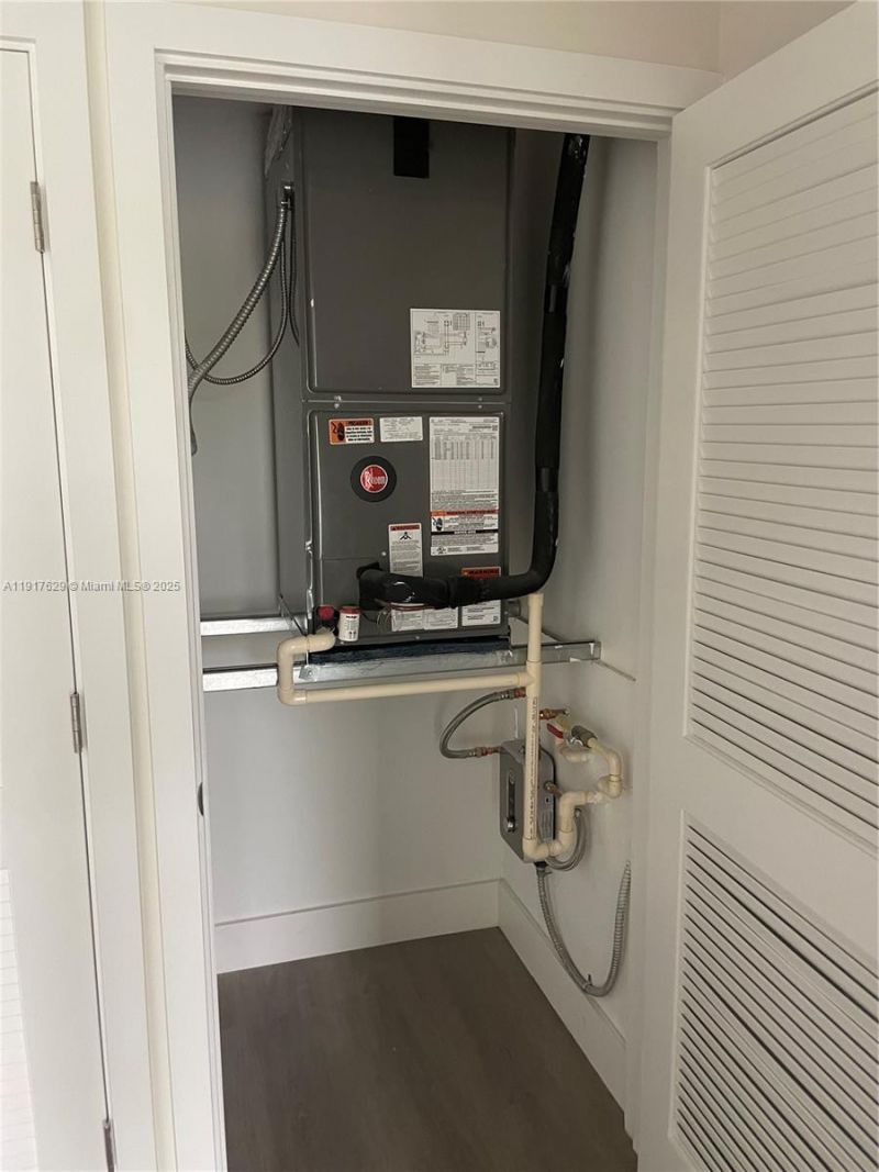 1938 Jackson St, Unit 403, Hollywood, FL 33020 Photo