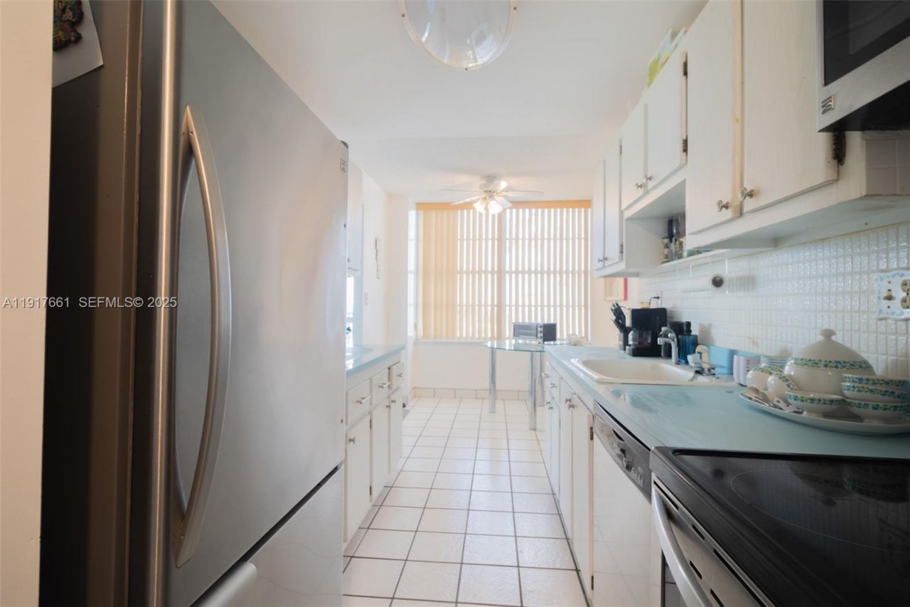 231 174th St, Unit 617, Sunny Isles Beach, FL 33160 Photo