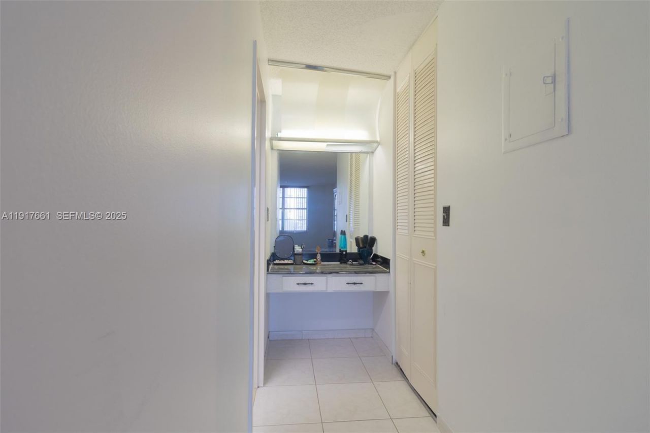 231 174th St, Unit 617, Sunny Isles Beach, FL 33160 Photo