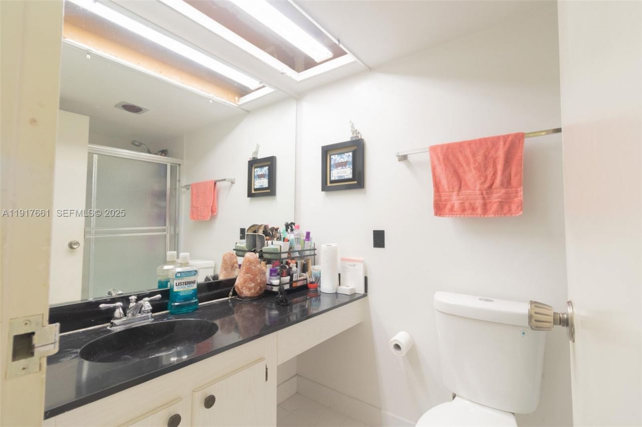 231 174th St, Unit 617, Sunny Isles Beach, FL 33160 Photo