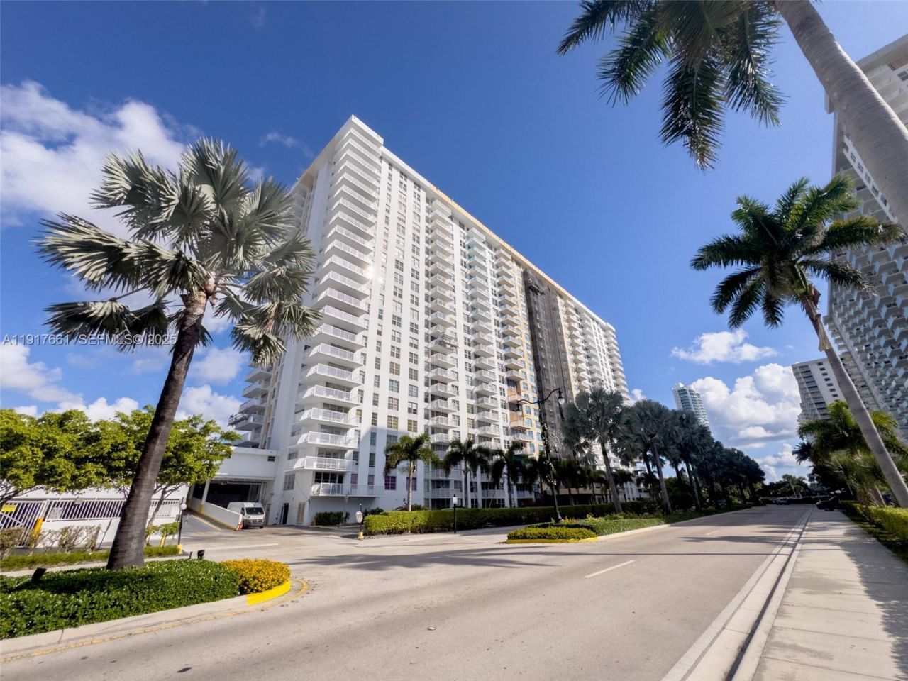 231 174th St, Unit 617, Sunny Isles Beach, FL 33160 Photo