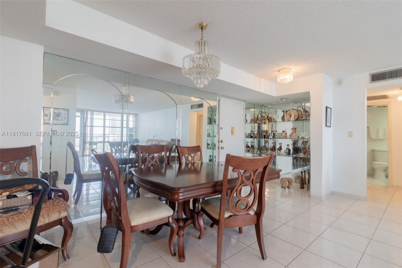 231 174th St, Unit 617, Sunny Isles Beach, FL 33160 Photo