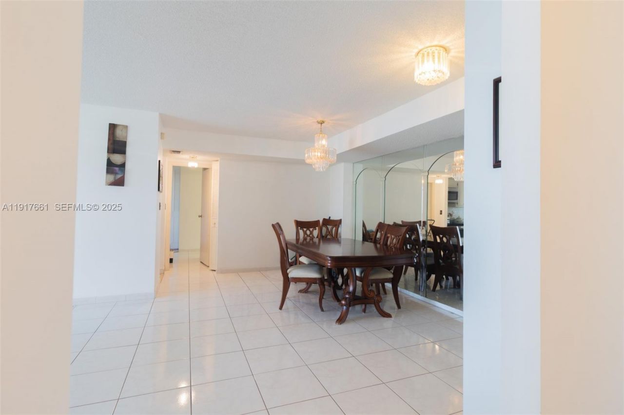 231 174th St, Unit 617, Sunny Isles Beach, FL 33160 Photo