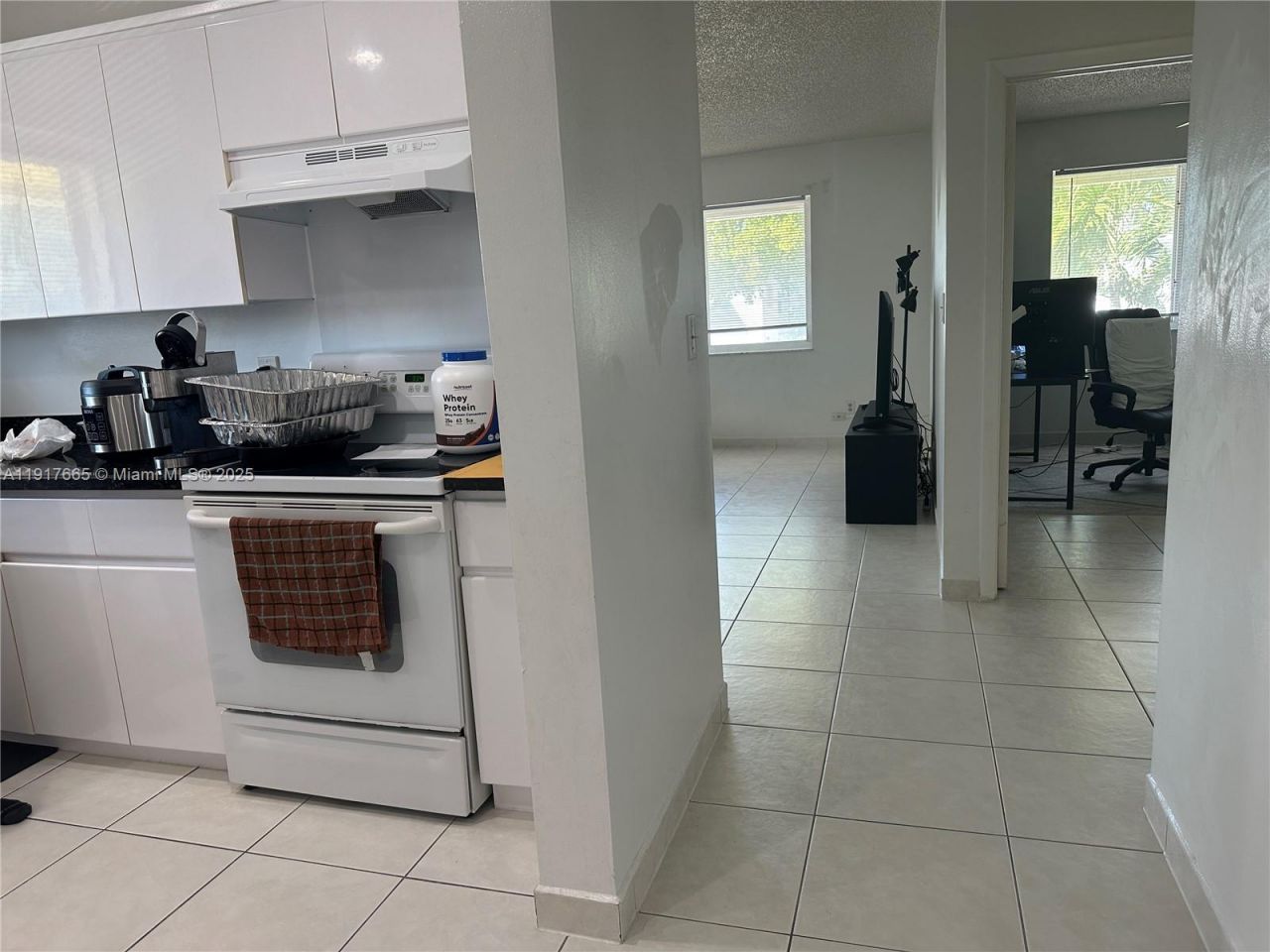 724 NE 4th St, Hallandale Beach, FL 33009 Photo