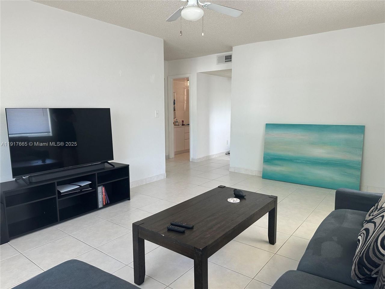 724 NE 4th St, Hallandale Beach, FL 33009 Photo