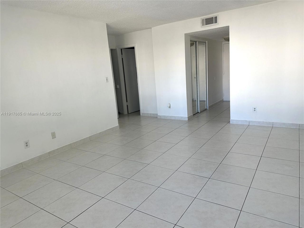 724 NE 4th St, Hallandale Beach, FL 33009 Photo