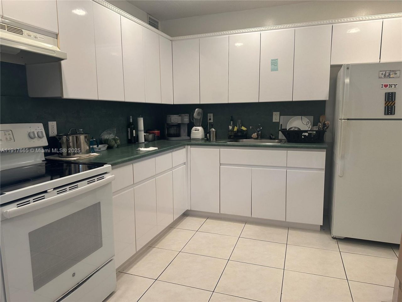 724 NE 4th St, Hallandale Beach, FL 33009 Photo