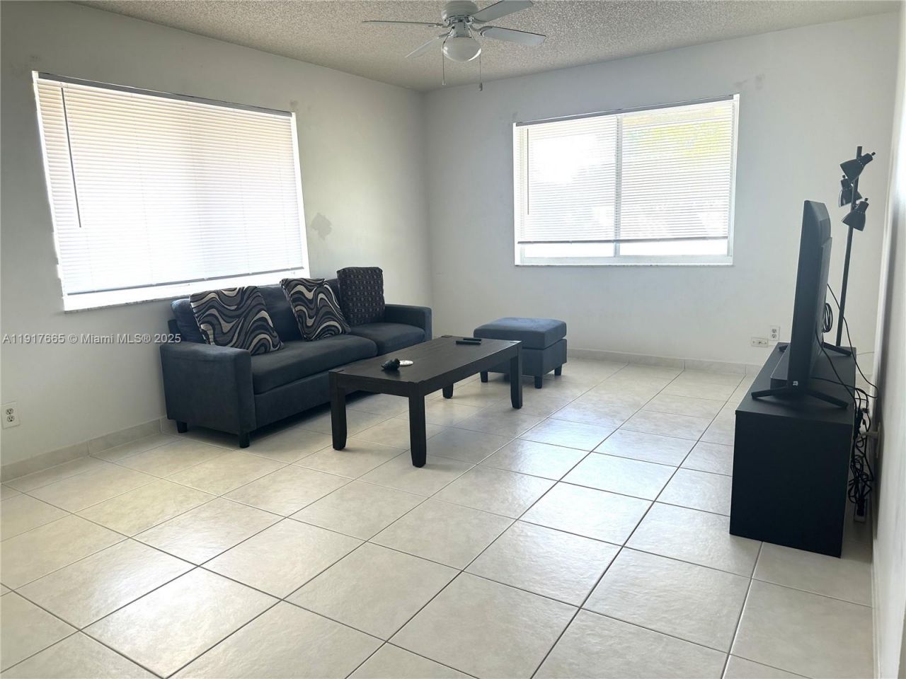 724 NE 4th St, Hallandale Beach, FL 33009 Photo