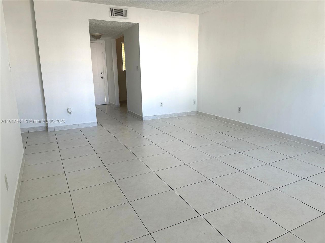 724 NE 4th St, Hallandale Beach, FL 33009 Photo