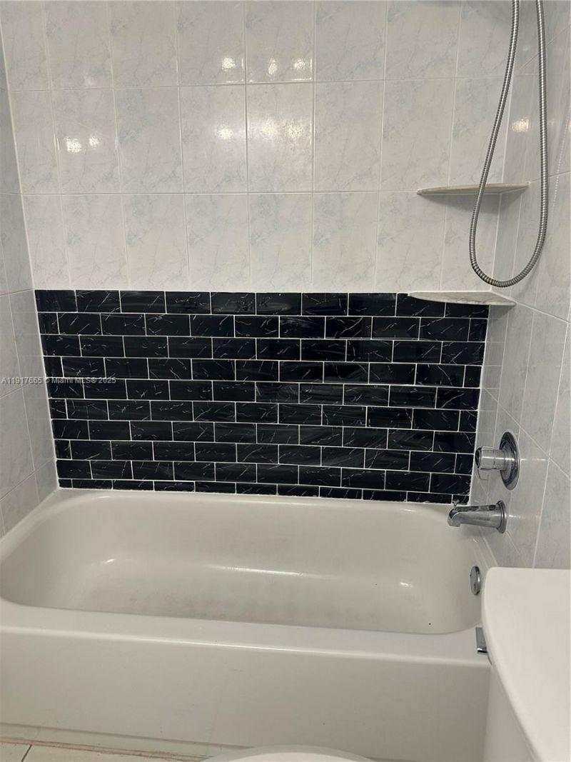 724 NE 4th St, Hallandale Beach, FL 33009 Photo